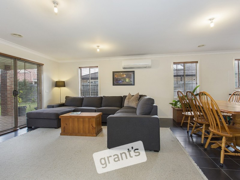 49 Belvedere Drive, Pakenham VIC 3810