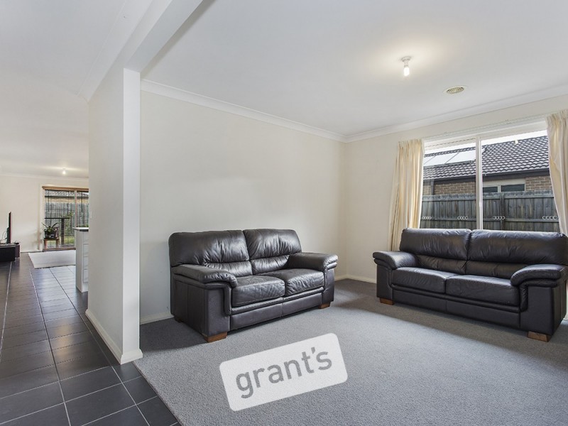 49 Belvedere Drive, Pakenham VIC 3810