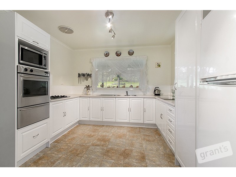 25 View Street, Tynong VIC 3813