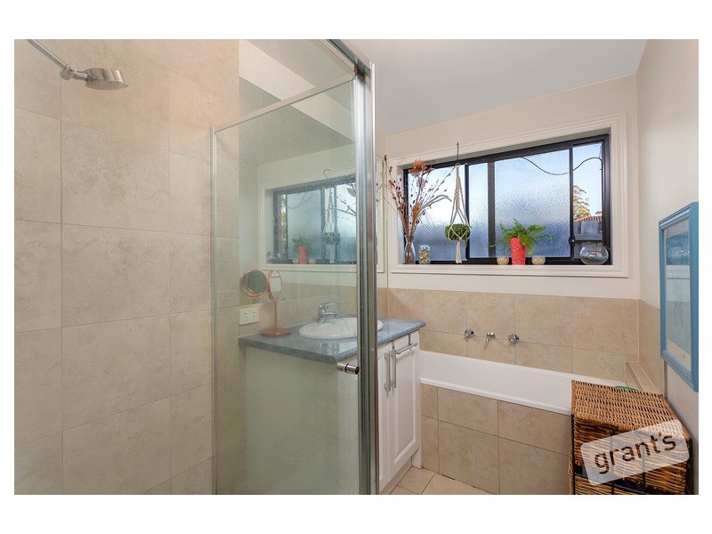 7 Oberon Place, Drouin VIC 3818