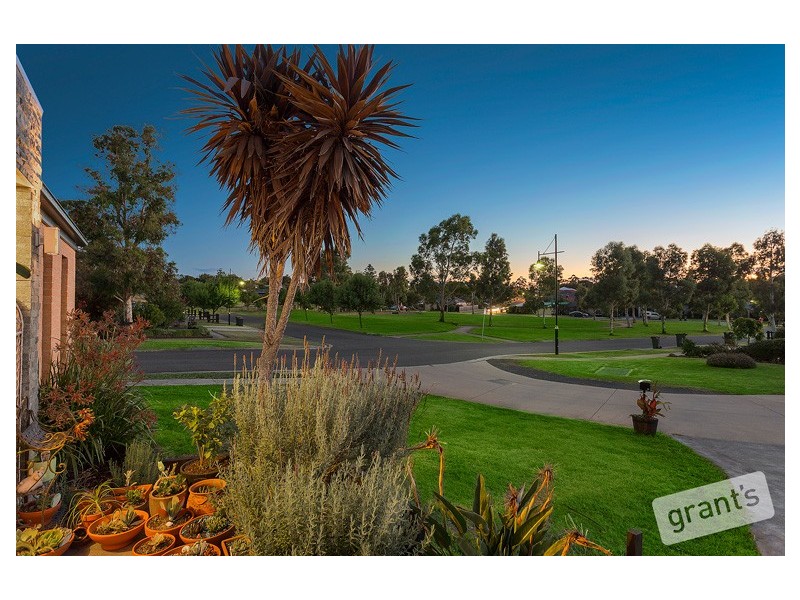 7 Oberon Place, Drouin VIC 3818