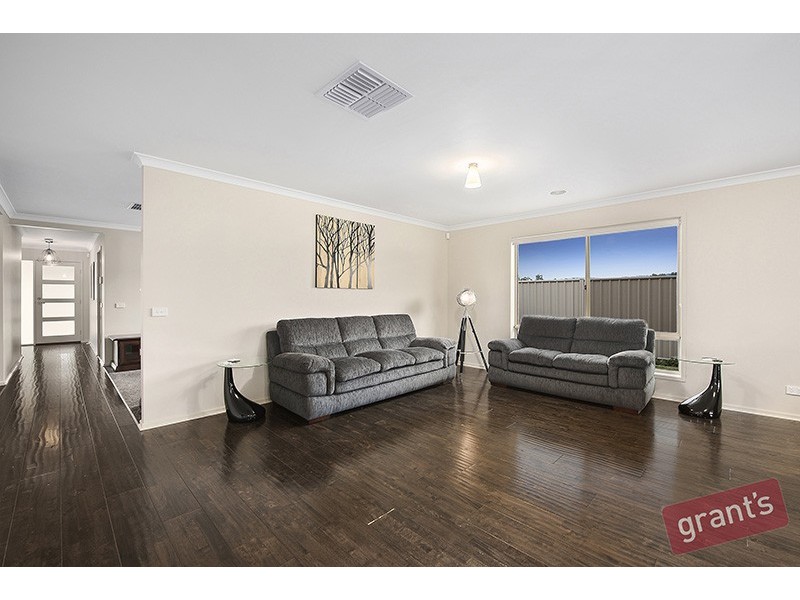 12 Cuttler Street, Pakenham VIC 3810