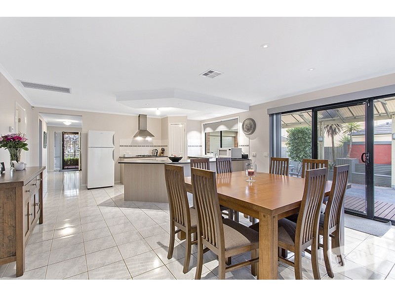 15 Avendon Court, Narre Warren South VIC 3805