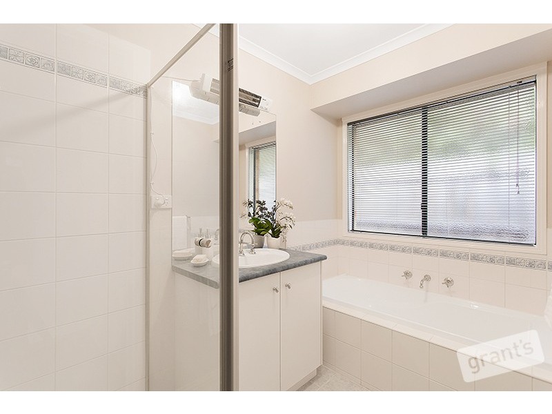 15 Avendon Court, Narre Warren South VIC 3805