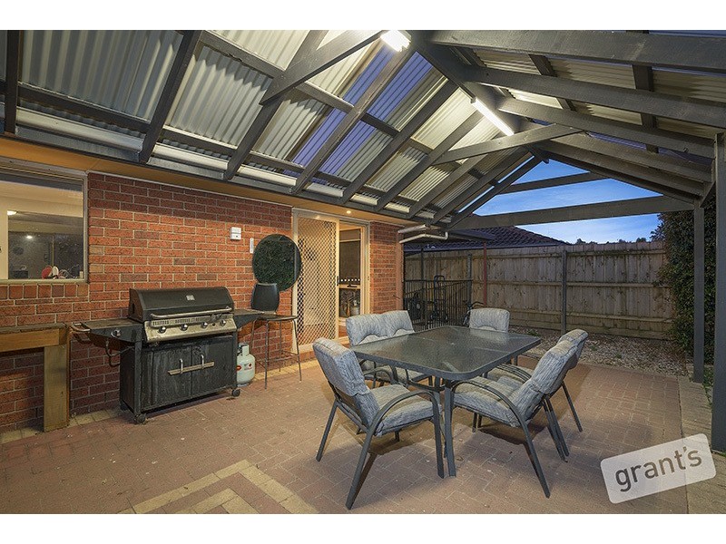 33 Willslie Crescent, Berwick VIC 3806