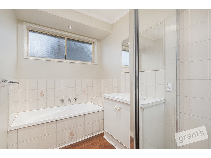 33 Willslie Crescent, Berwick VIC 3806