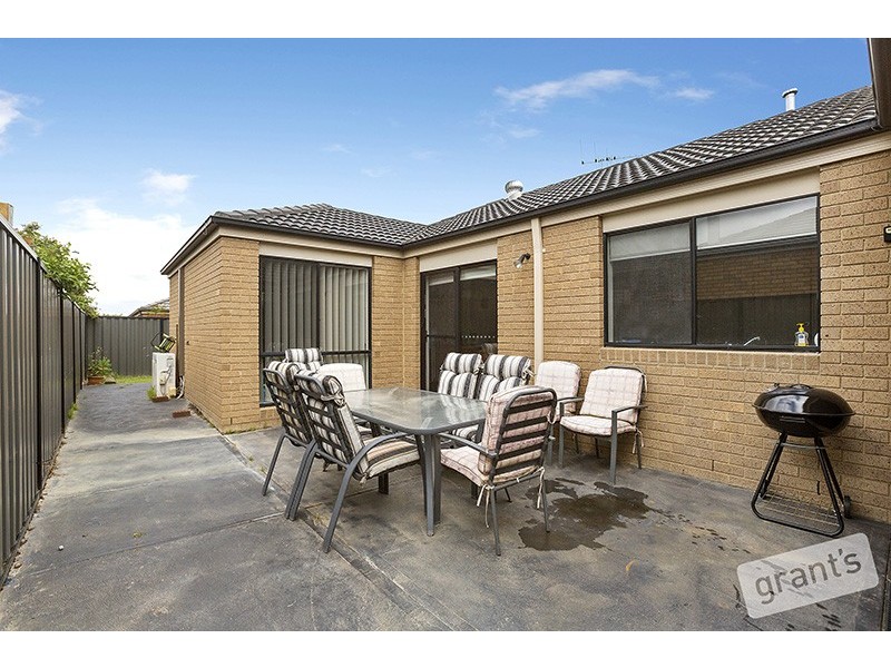 27 Killarney Crescent, Pakenham VIC 3810