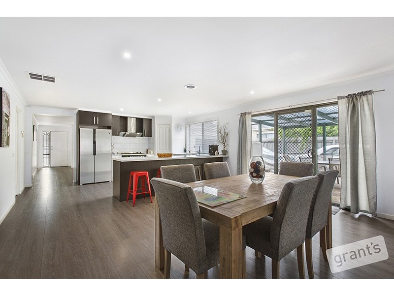 10 Keystone Court, Lynbrook VIC 3975