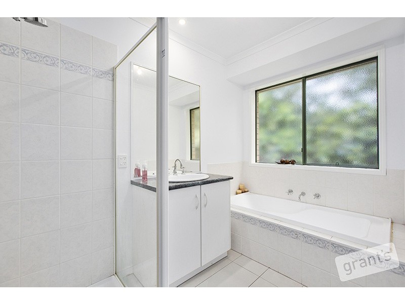 10 Keystone Court, Lynbrook VIC 3975