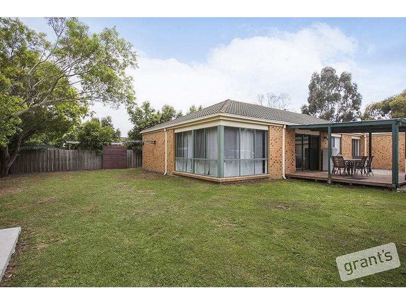10 Keystone Court, Lynbrook VIC 3975
