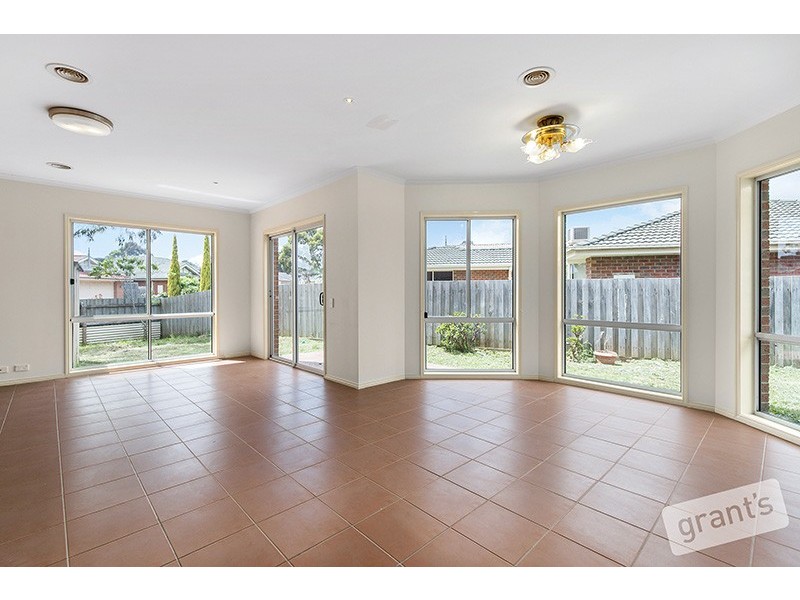 34 Wesley Drive, Narre Warren VIC 3805