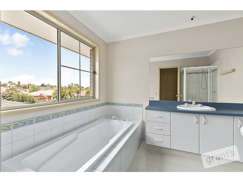 34 Wesley Drive, Narre Warren VIC 3805