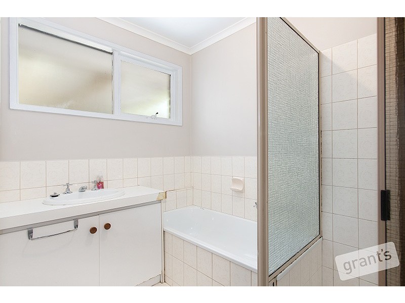 1/38 Cameron Way, Pakenham VIC 3810