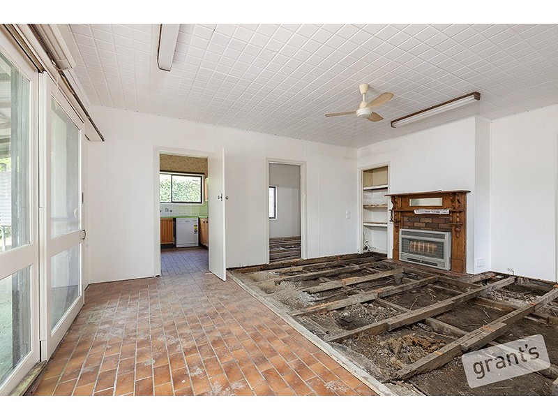 38 Railway Avenue, Tynong VIC 3813