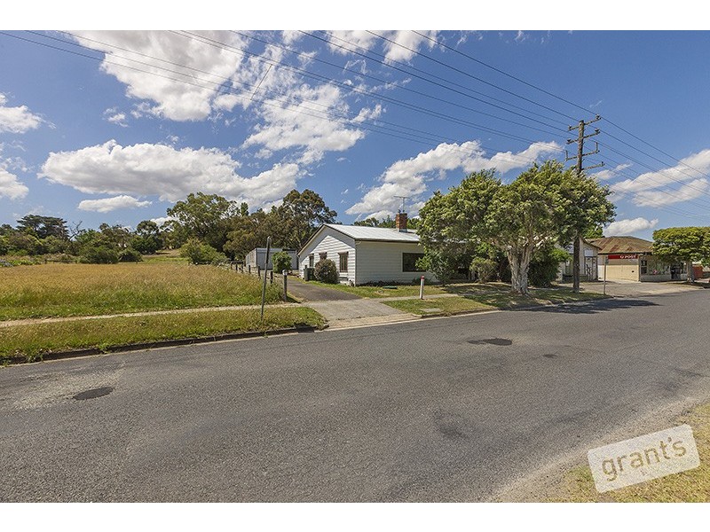 38 Railway Avenue, Tynong VIC 3813