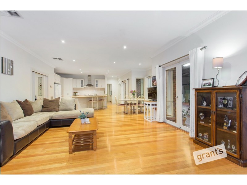 14 Wills Avenue, Pakenham VIC 3810