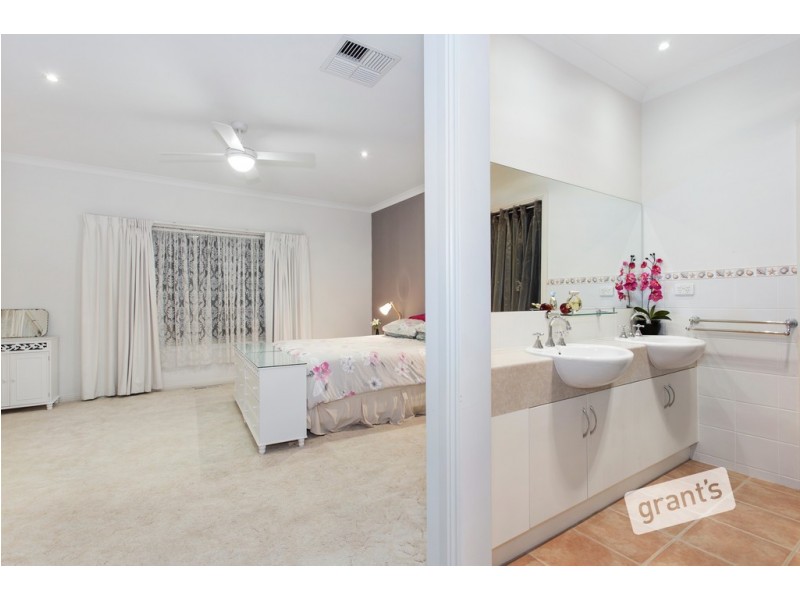 14 Wills Avenue, Pakenham VIC 3810