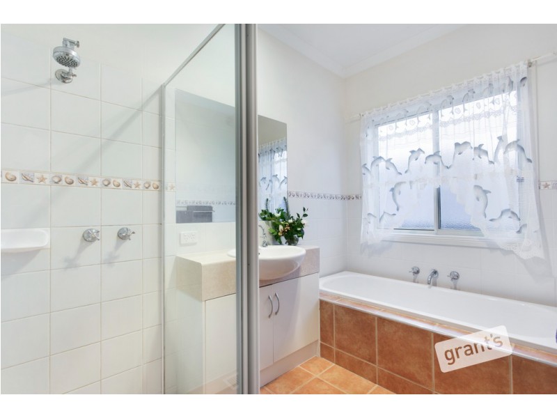 14 Wills Avenue, Pakenham VIC 3810