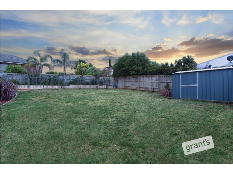 14 Wills Avenue, Pakenham VIC 3810