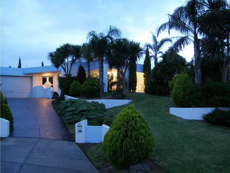 4 Taree Close, Pakenham VIC 3810