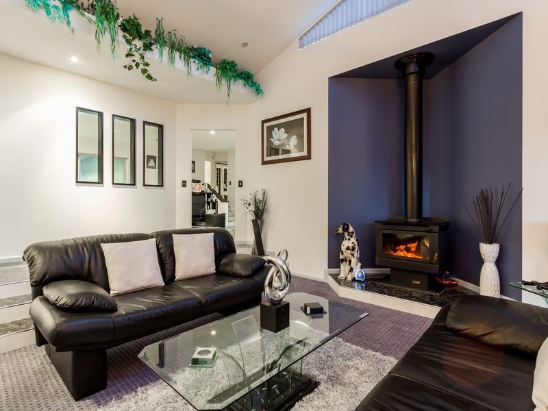 4 Taree Close, Pakenham VIC 3810