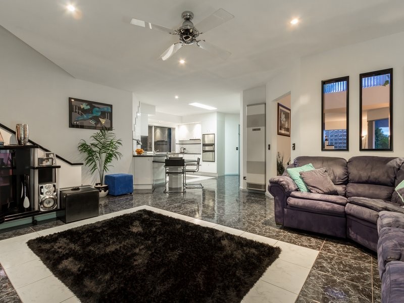 4 Taree Close, Pakenham VIC 3810