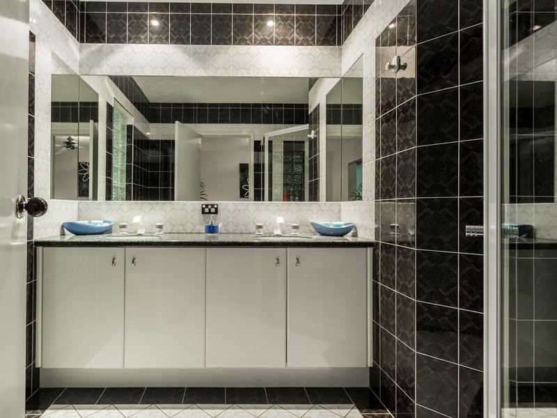 4 Taree Close, Pakenham VIC 3810