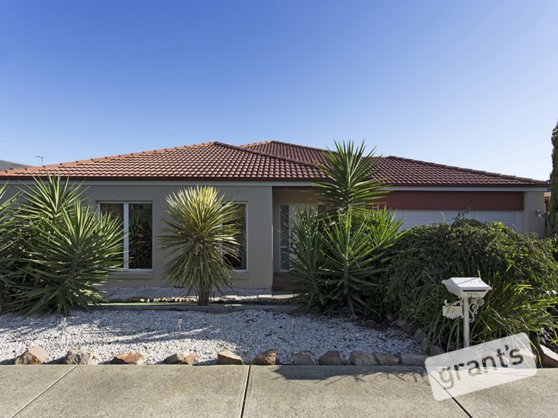 28 Bernly Boulevard, Berwick VIC 3806