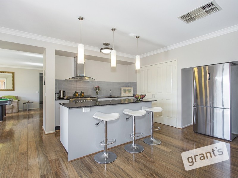 28 Bernly Boulevard, Berwick VIC 3806