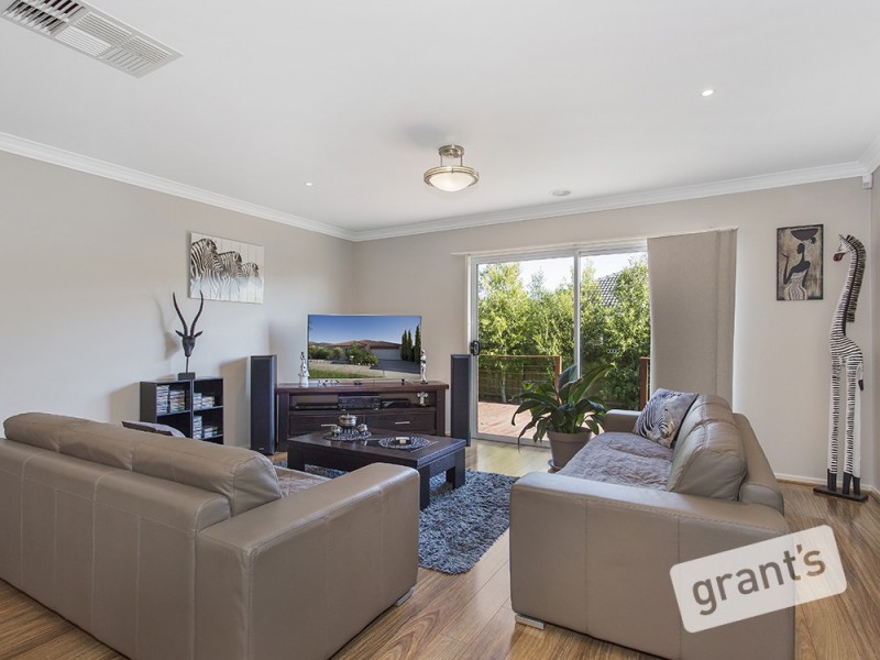 28 Bernly Boulevard, Berwick VIC 3806
