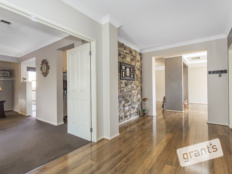 28 Bernly Boulevard, Berwick VIC 3806