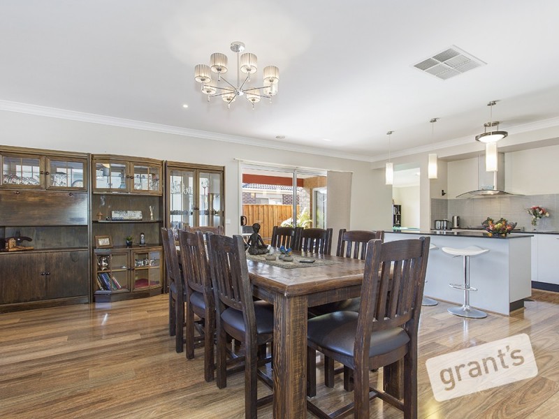 28 Bernly Boulevard, Berwick VIC 3806