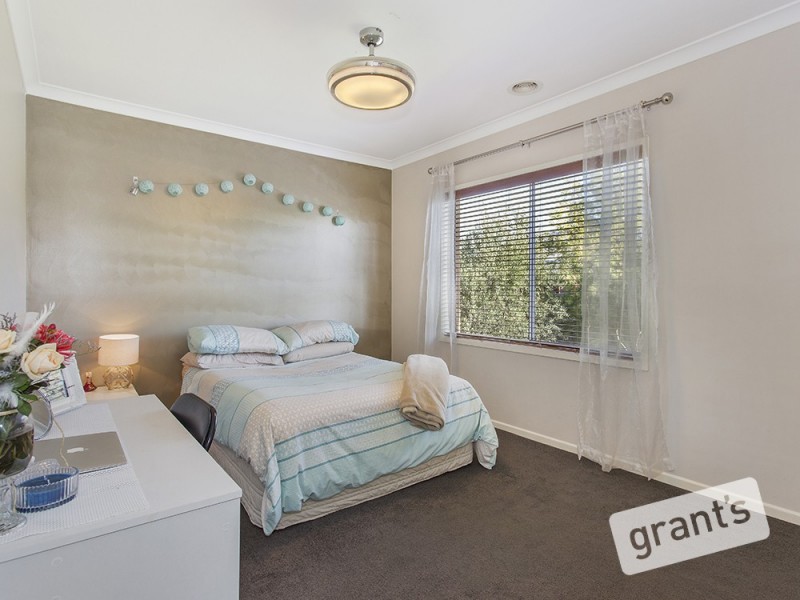 28 Bernly Boulevard, Berwick VIC 3806