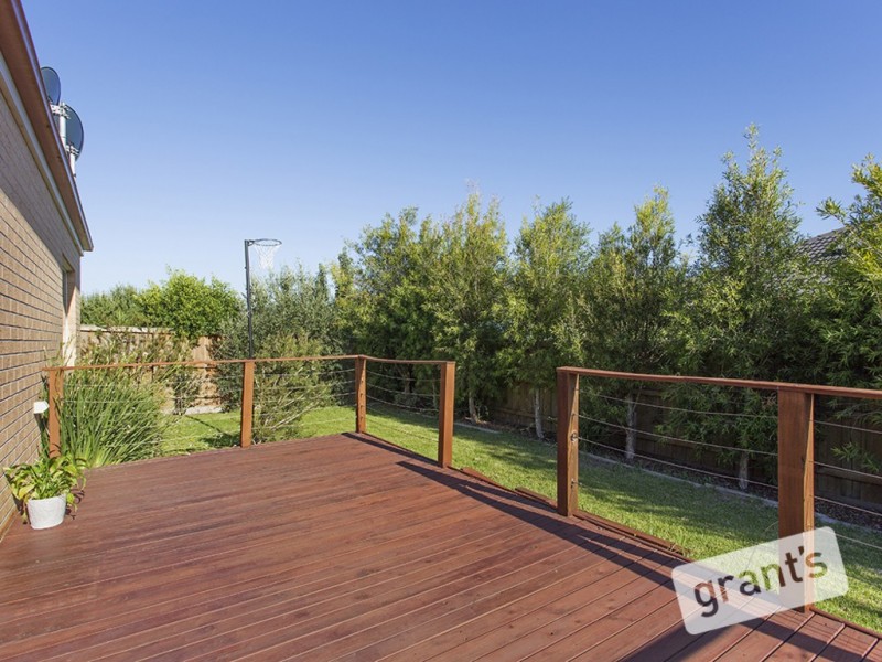 28 Bernly Boulevard, Berwick VIC 3806