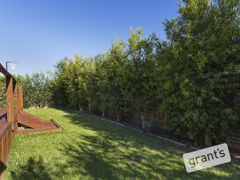 28 Bernly Boulevard, Berwick VIC 3806