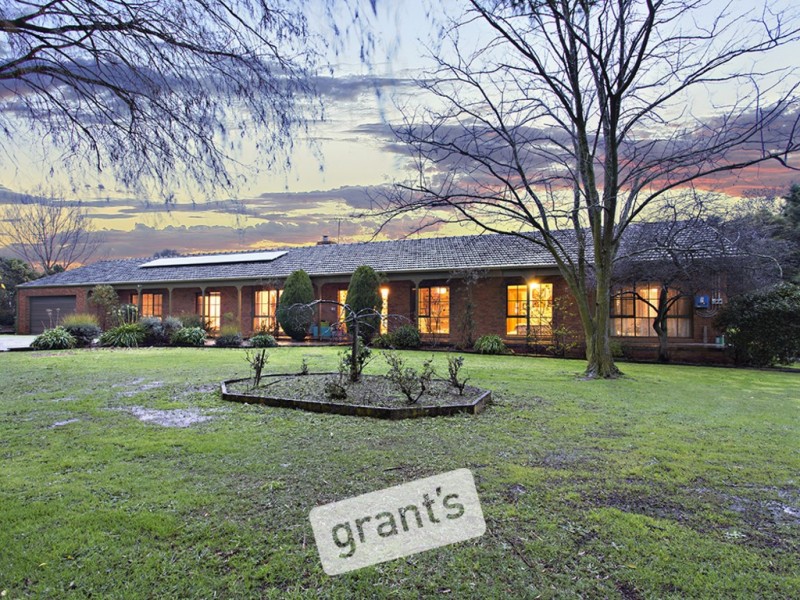 39 Halcyon Way, Narre Warren South VIC 3805