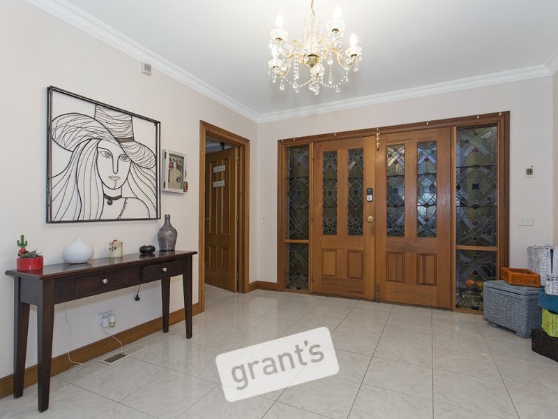 39 Halcyon Way, Narre Warren South VIC 3805