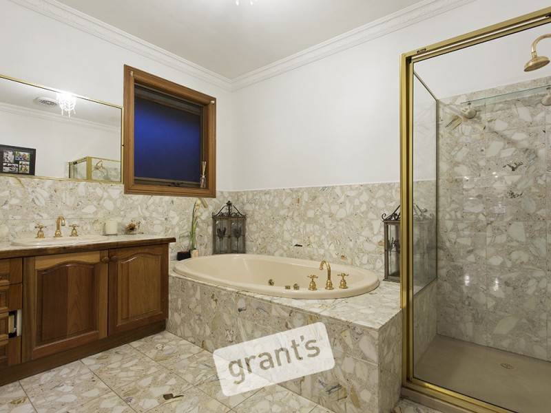 39 Halcyon Way, Narre Warren South VIC 3805