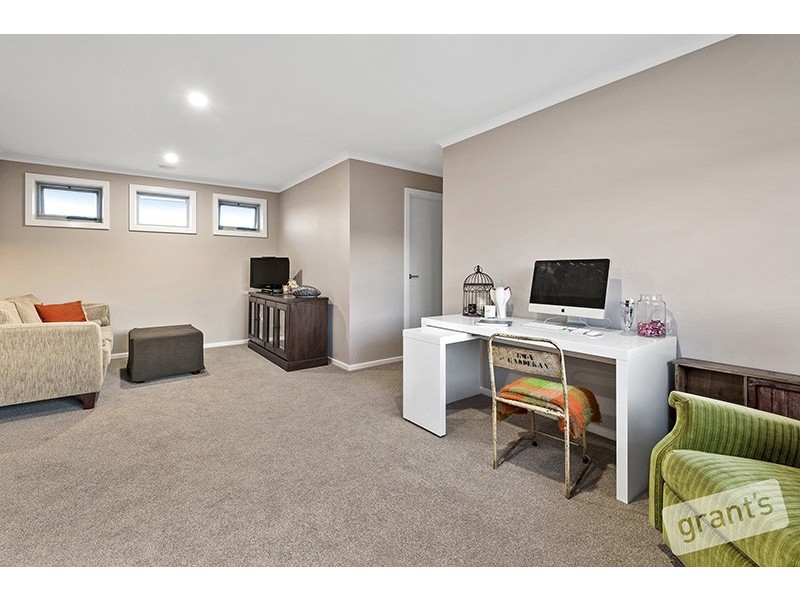 12 Belmont Crescent, Pakenham VIC 3810