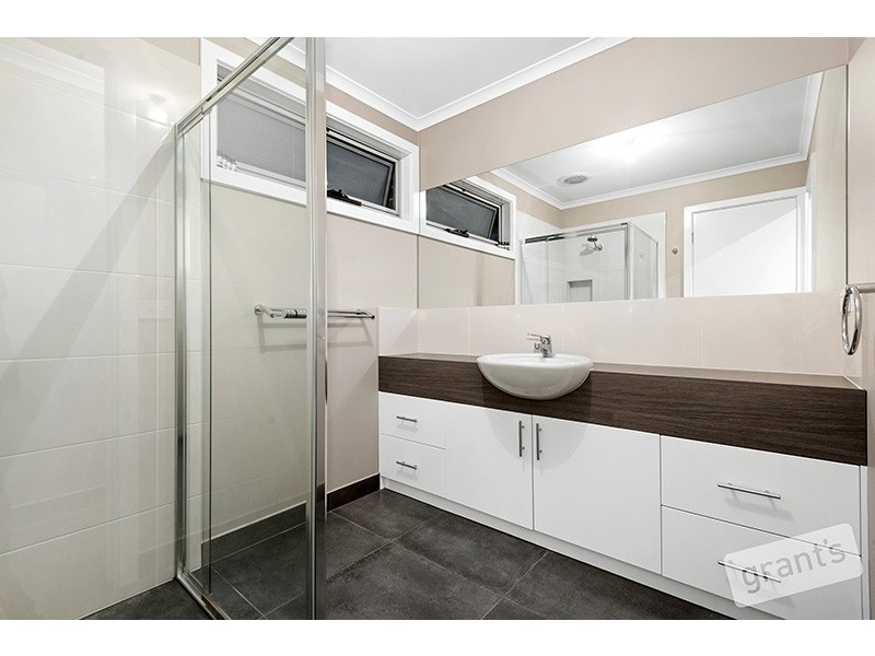 12 Belmont Crescent, Pakenham VIC 3810