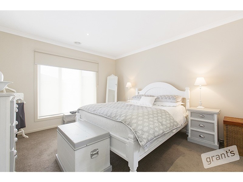 2/12-14 Rosslare Place, Cranbourne VIC 3977