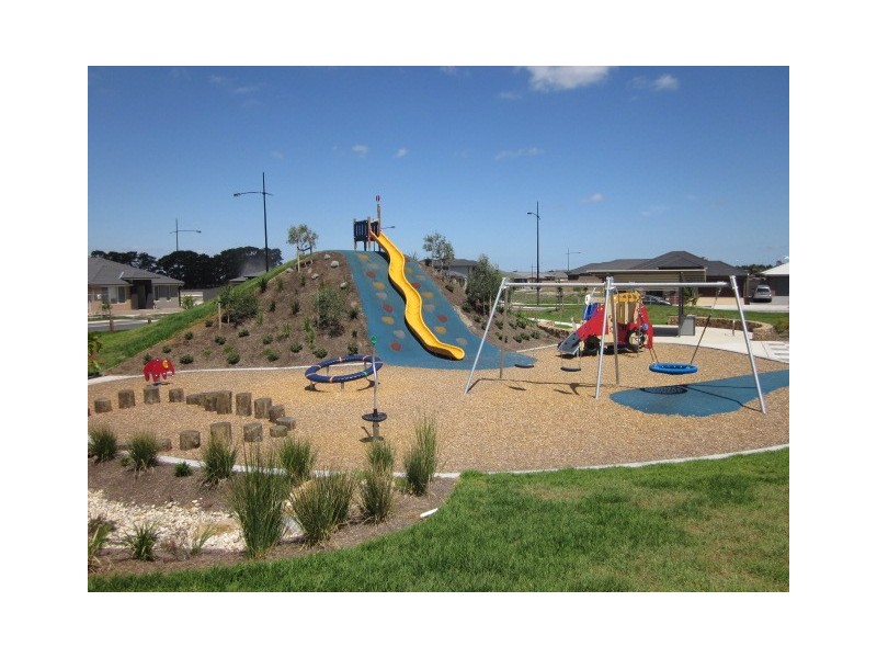 7 Lexington Crescent, Officer VIC 3809