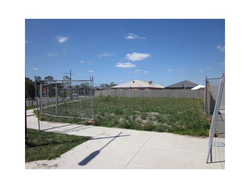 7 Lexington Crescent, Officer VIC 3809