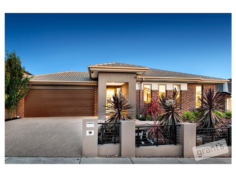 44 Grandvue Boulevard, Pakenham VIC 3810
