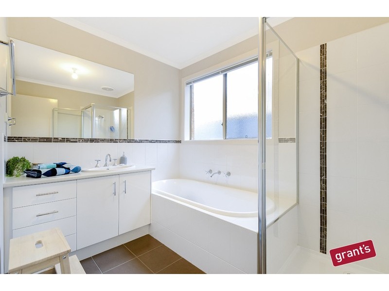 5 Huron Parkway, Pakenham VIC 3810