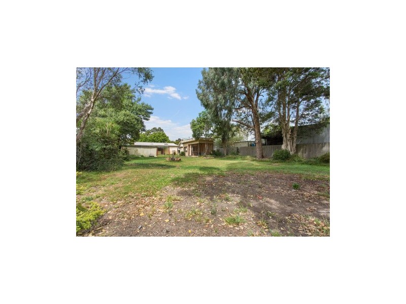 18 Station Street, Officer VIC 3809