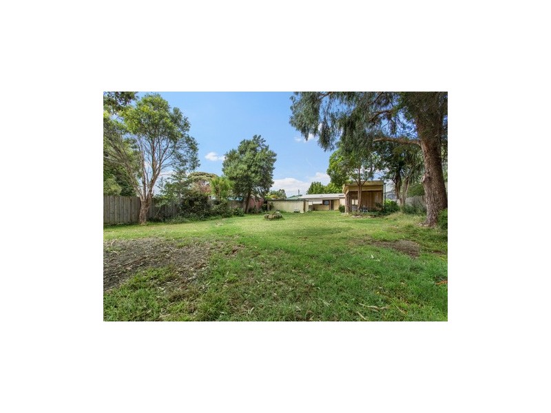 18 Station Street, Officer VIC 3809