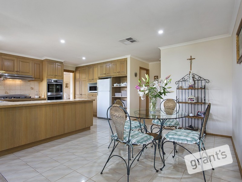 15 Hillview Place, Berwick VIC 3806