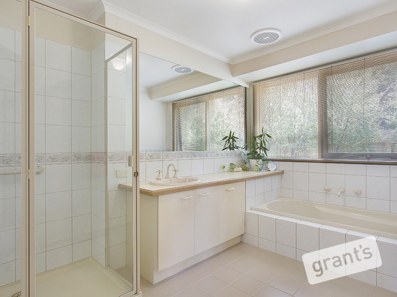 15 Hillview Place, Berwick VIC 3806