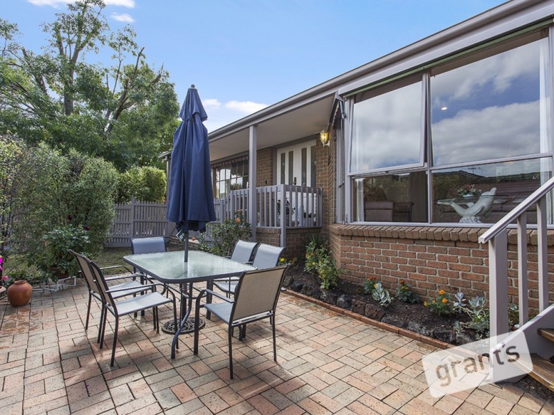 15 Hillview Place, Berwick VIC 3806